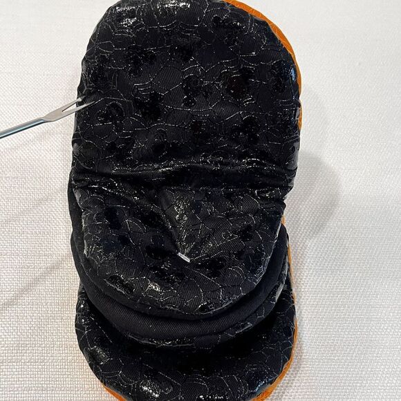 Disney 2 Pack Halloween Jack-o-lantern Mickey Mouse Silicone Mini Oven Mitts NEW - Picture 3 of 3